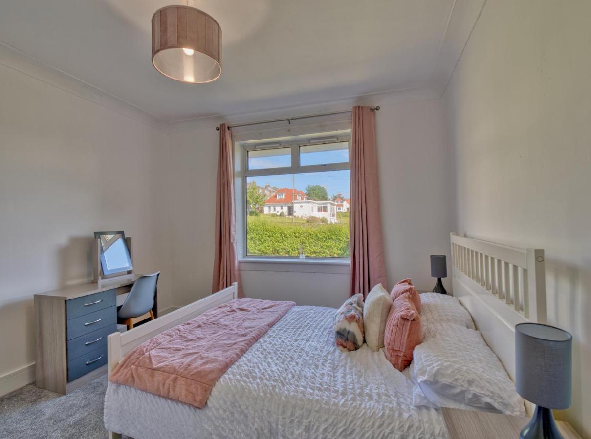 Seamill Holiday home *